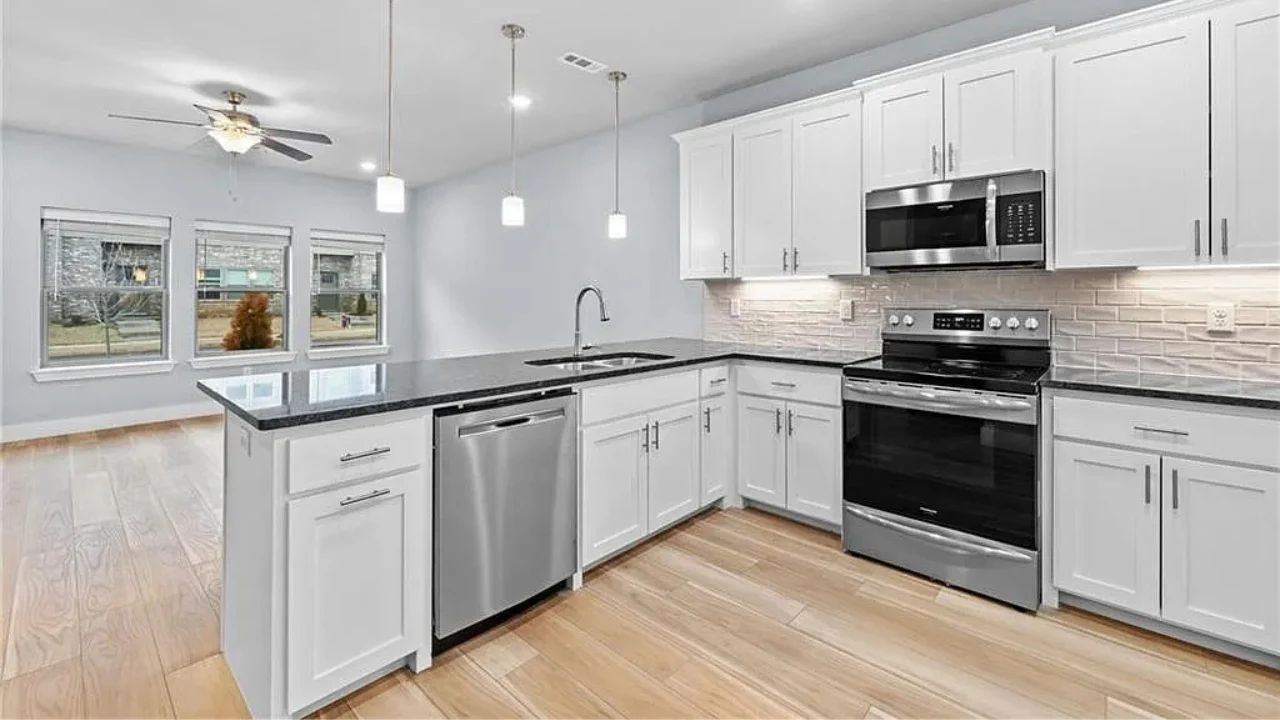 2220_Million_Ln_Townhome_for_Sale_Fayetteville_AR_72704_Kitchen 2220 Million Ln Townhome for Sale - Fayetteville, AR 72704 - Kitchen