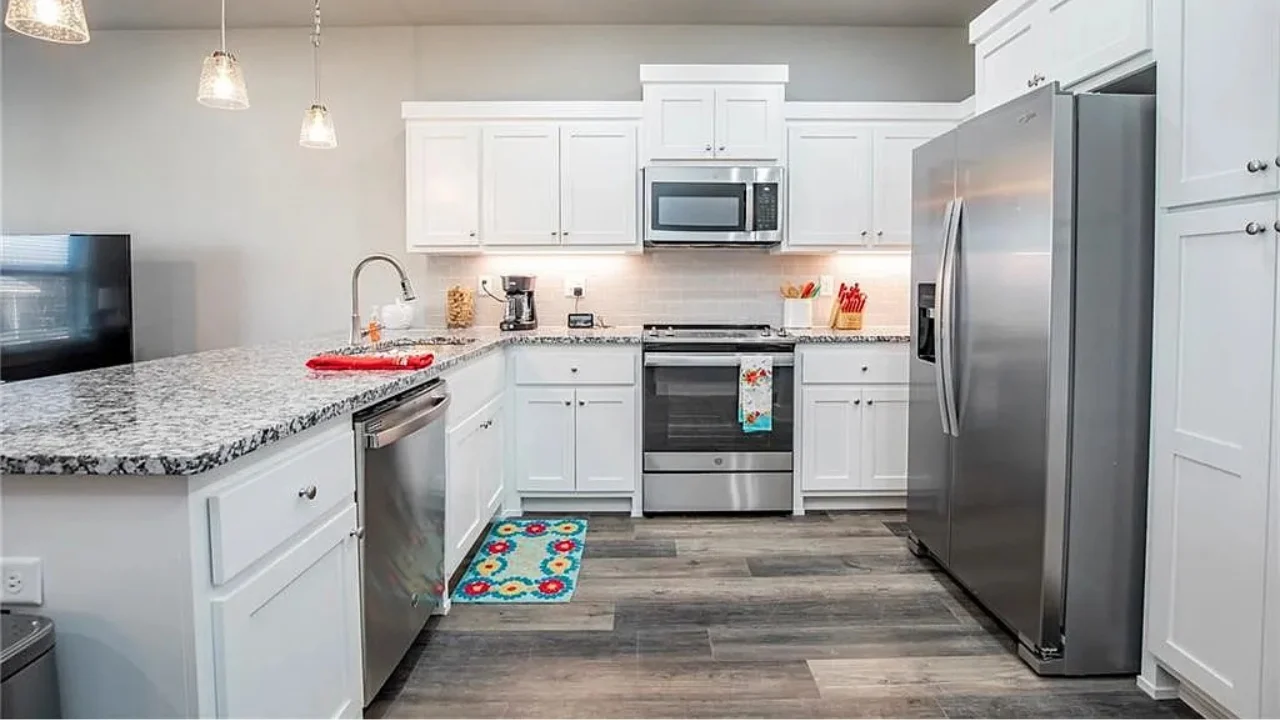 2578 N Ward Dr, Fayetteville, AR Townhome for Sale - Kitchen Cabinets