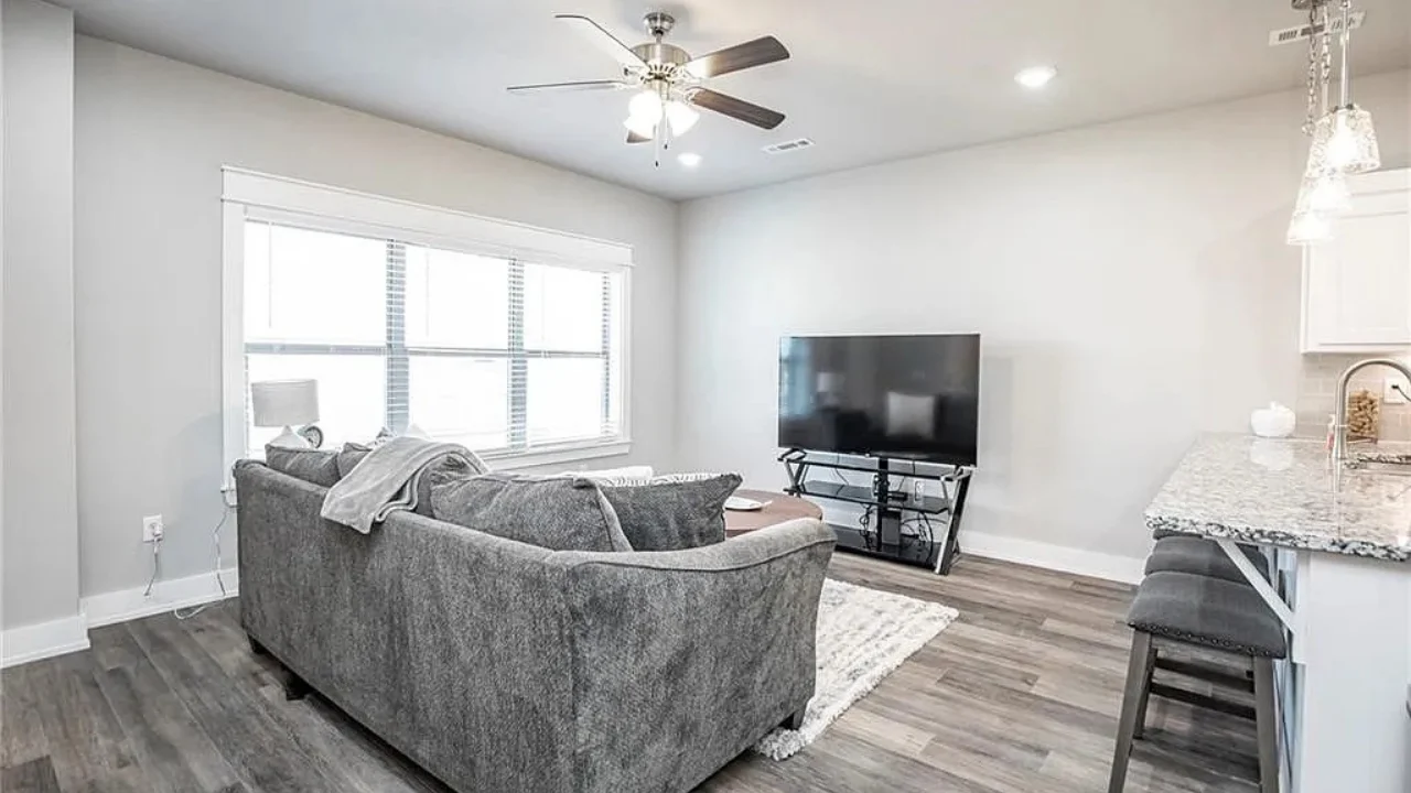 2578 N Ward Dr, Fayetteville, AR 72704 Townhome for Sale - Living Room