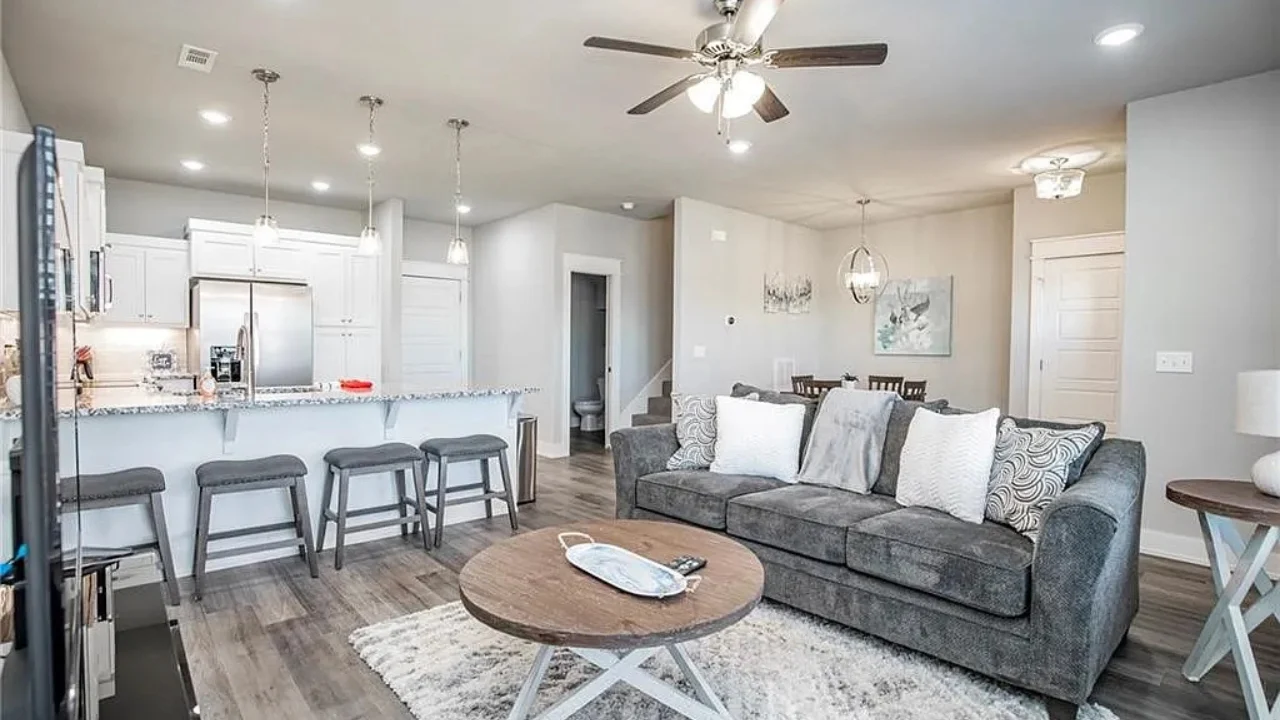 2578 N Ward Dr, Fayetteville, AR 72704 Townhome for Sale - Open Kitchen Bar