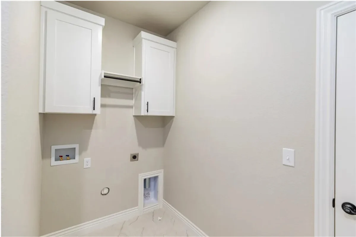 6608 SW Orange Ave, Bentonville, AR 72713 Home for Sale - Washer and Dryer Hookups