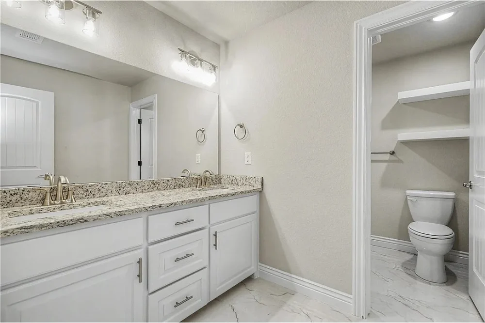 802_W_Kelleyann_St_Siloam_Springs_AR_72761_Bathroom_2 802 W. Kelleyann St., Siloam Springs, AR 72761 - Bathroom 2
