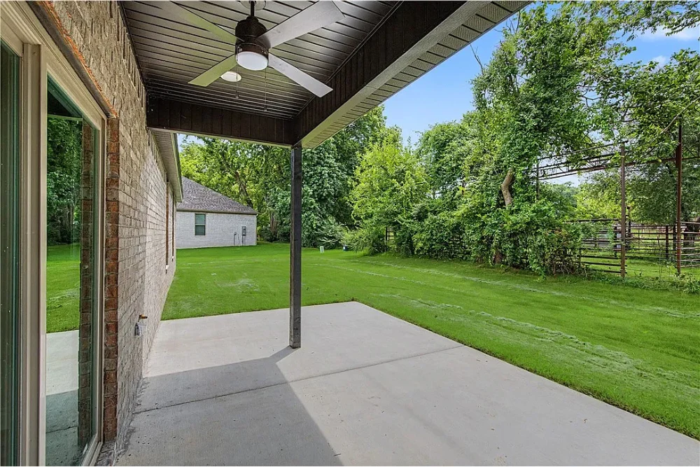 802_W_Kelleyann_St_Siloam_Springs_AR_72761_Covered_Patio 802 W. Kelleyann St., Siloam Springs, AR 72761 - Covered Patio