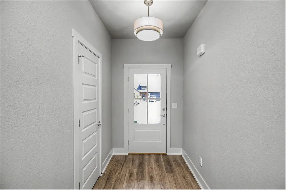New Homes in Bentonville, AR - 6801 SW Orange Ave 72712 - Entryway