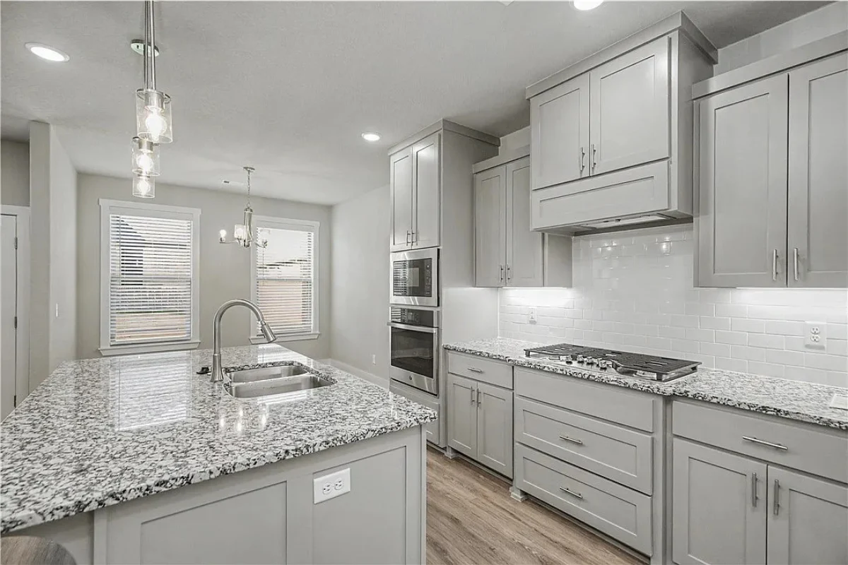 New Homes in Bentonville, AR - 6801 SW Orange Ave 72712 - Kitchen Cabinets